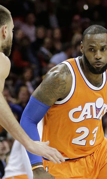 LeBron scores 44, reaches assist mark as Cavs down Hornets